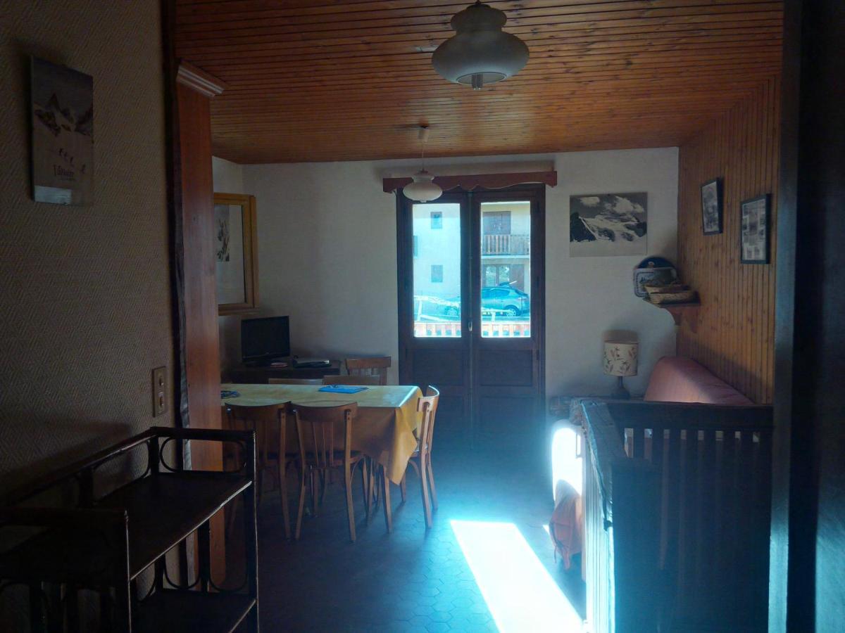 Appartement En Duplex Dans Un Chalet Typique วัลลัวร์ ภายนอก รูปภาพ