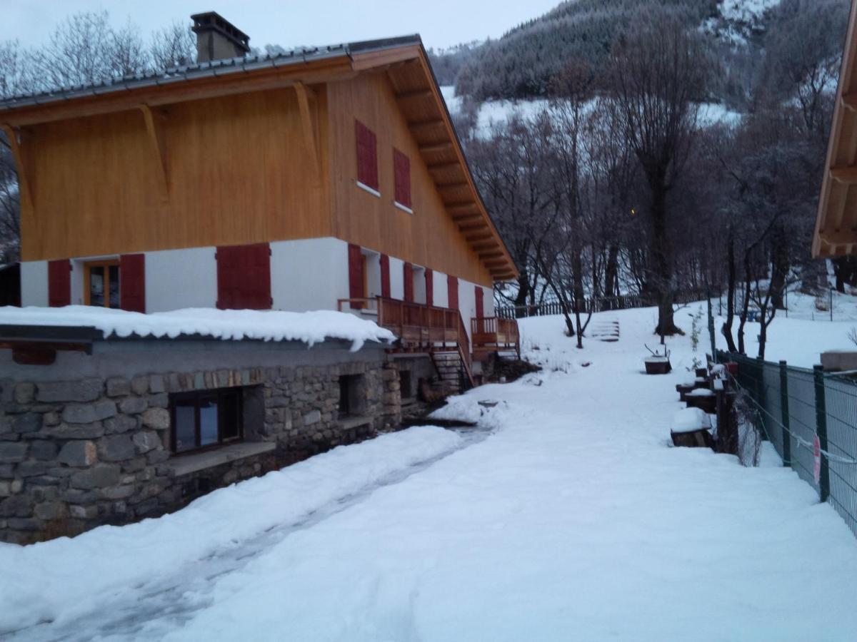 Appartement En Duplex Dans Un Chalet Typique วัลลัวร์ ภายนอก รูปภาพ