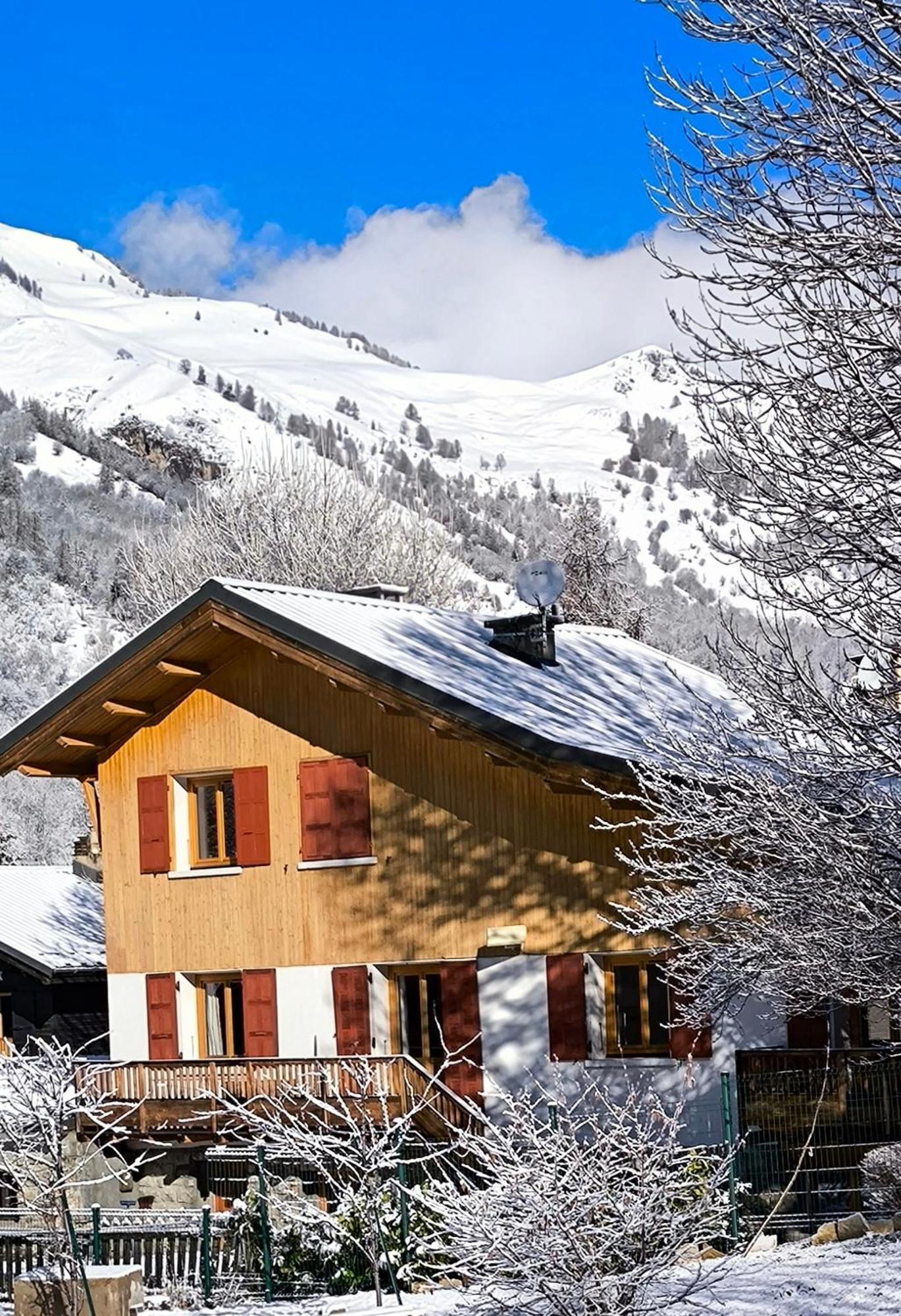 Appartement En Duplex Dans Un Chalet Typique วัลลัวร์ ภายนอก รูปภาพ